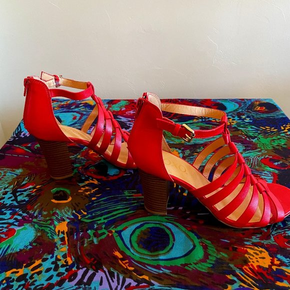 New! XOXO Sandals - Picture 1 of 3